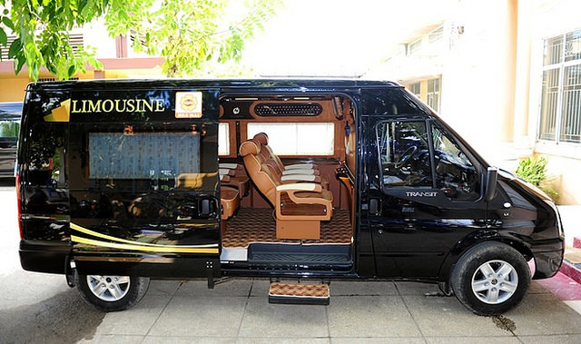 limousine dcar ford transit hà nội