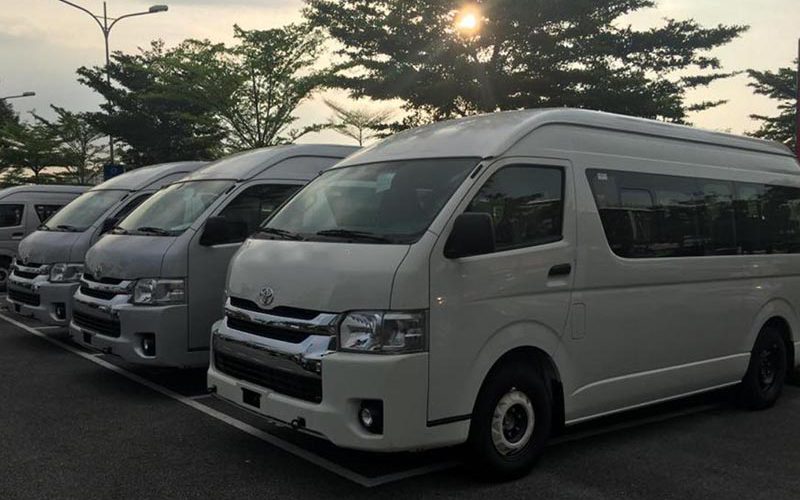 TOYOTA HIACE 2023 Giá xe giá lăn bánh thông số xe  khuyến mãi